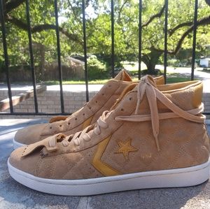 Converse X Undefeated Pro Leather Mids